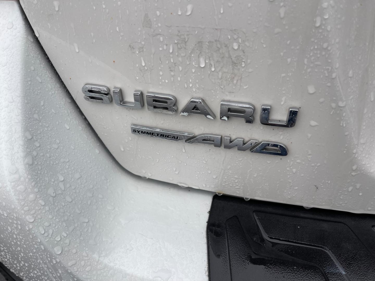 2017 White /Black Subaru Crosstrek 2.0i Limited PZEV CVT (JF2GPANC4HH) with an 2.0L I4 DOHC 16V engine, Automatic transmission, located at 11115 Chardon Rd. , Chardon, OH, 44024, (440) 214-9705, 41.580246, -81.241943 - Photo#8